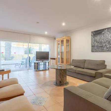 Mariposa Villa *