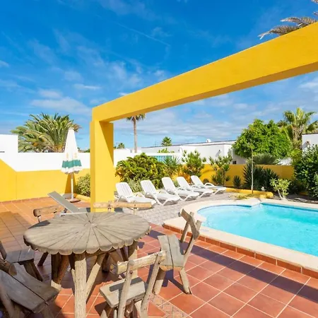 Mariposa Villa *